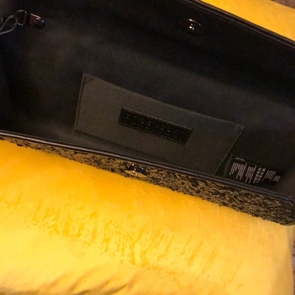 Black sparkle clutch! - Picture 2 of 3